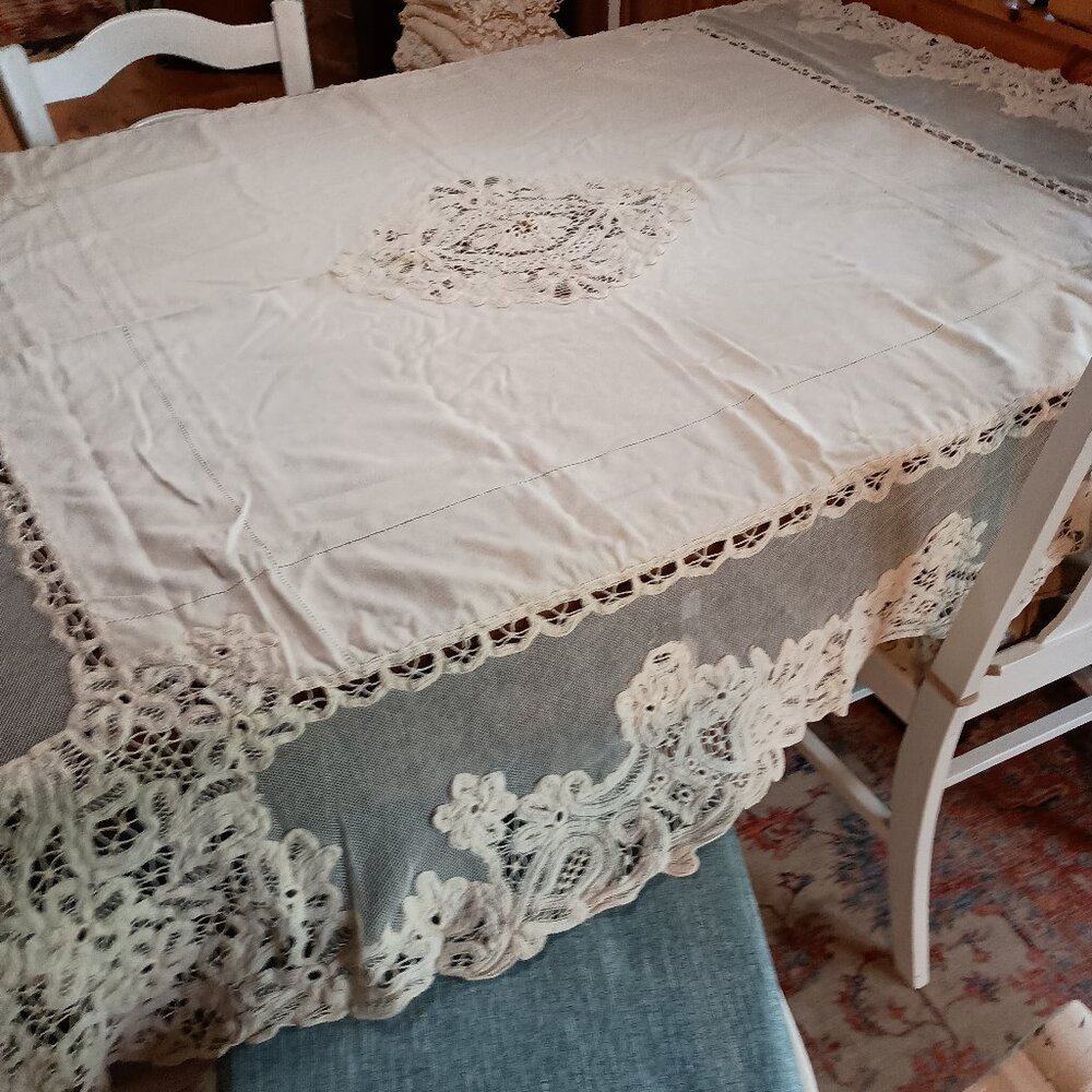 Lace trimmed table cloth